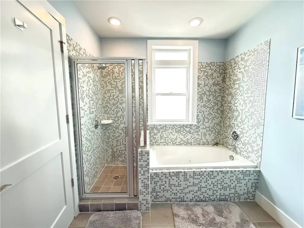 3655 Peachtree Road Ne Unit 304, Atlanta, Georgia 30319, 2 Bedrooms Bedrooms, ,2 BathroomsBathrooms,Residential,For Sale,3655 Peachtree Road Ne Unit 304,7633111