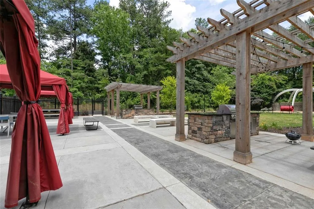 795 Hammond Drive Unit 1201, Atlanta, Georgia 30328, 2 Bedrooms Bedrooms, ,1 BathroomBathrooms,Residential,Sold,795 Hammond Drive Unit 1201,6938427