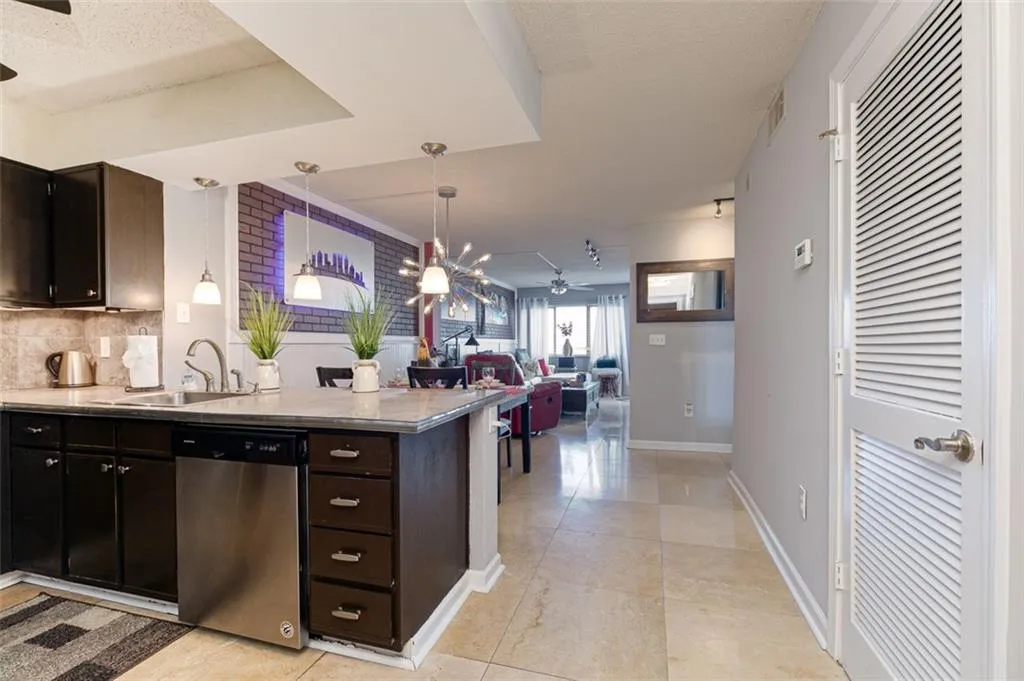795 Hammond Drive Unit 1201, Atlanta, Georgia 30328, 2 Bedrooms Bedrooms, ,1 BathroomBathrooms,Residential,Sold,795 Hammond Drive Unit 1201,6938427