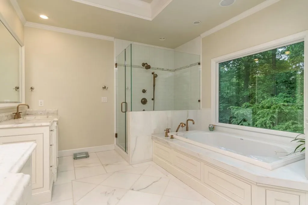 4420 Crestwicke Pointe, Atlanta, Georgia 30319, 5 Bedrooms Bedrooms, ,4 BathroomsBathrooms,Residential,Sold,4420 Crestwicke Pointe,6566151