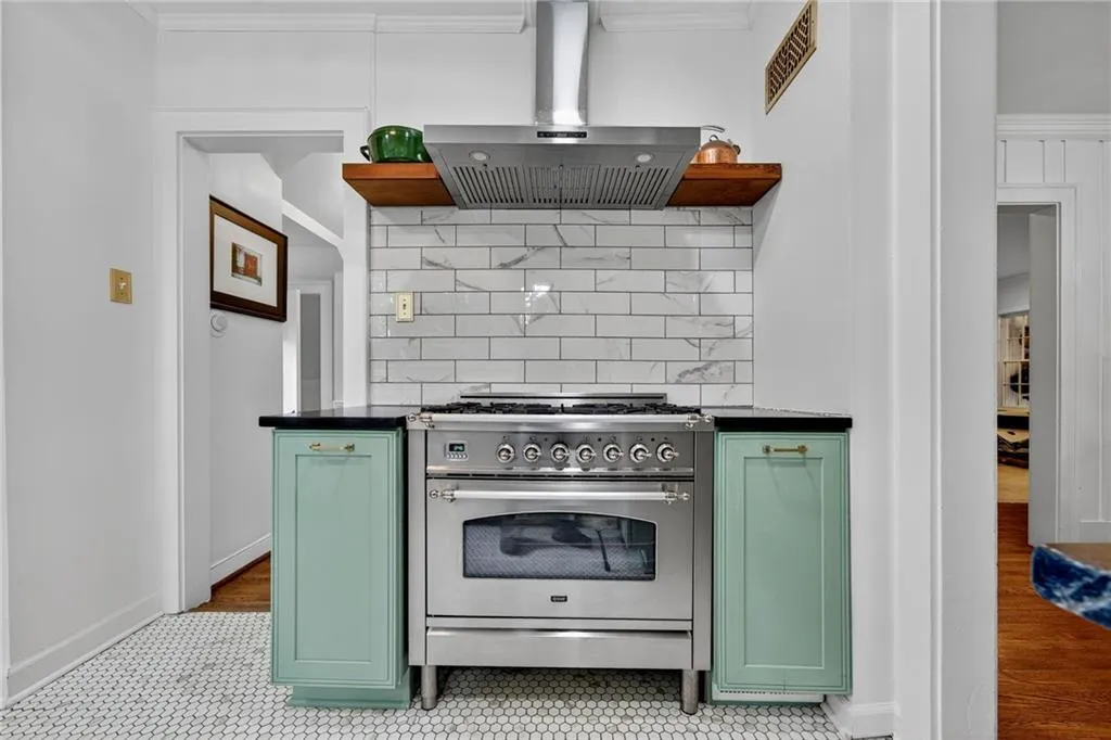 404 Collier Road Nw, Atlanta, Georgia 30309, 3 Bedrooms Bedrooms, ,2 BathroomsBathrooms,Residential,For Sale,404 Collier Road Nw,7615753