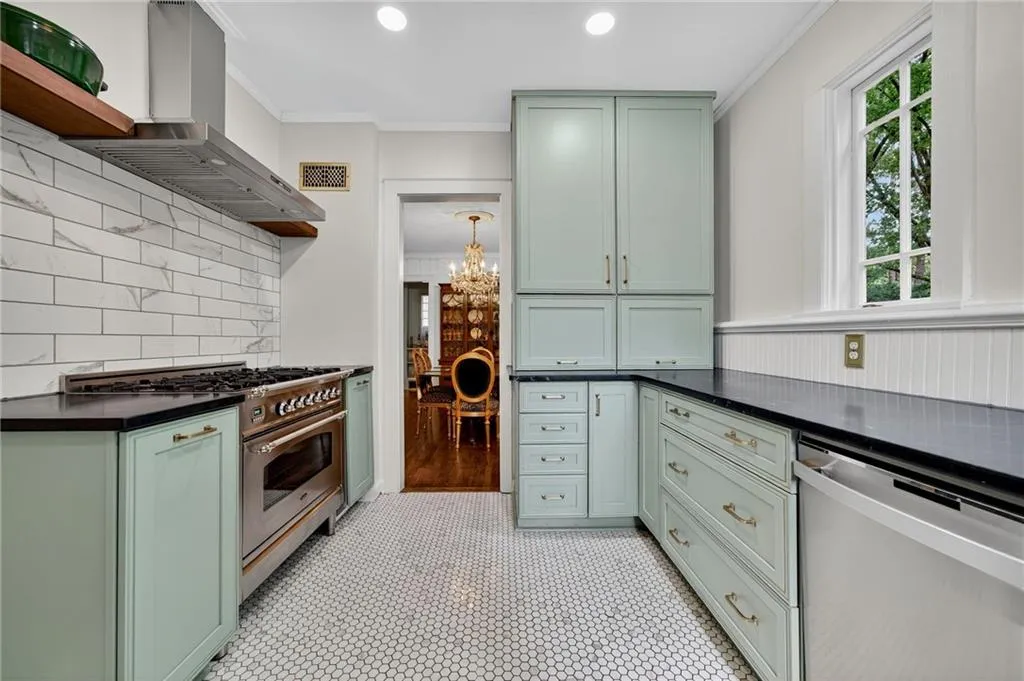 404 Collier Road Nw, Atlanta, Georgia 30309, 3 Bedrooms Bedrooms, ,2 BathroomsBathrooms,Residential,For Sale,404 Collier Road Nw,7615753
