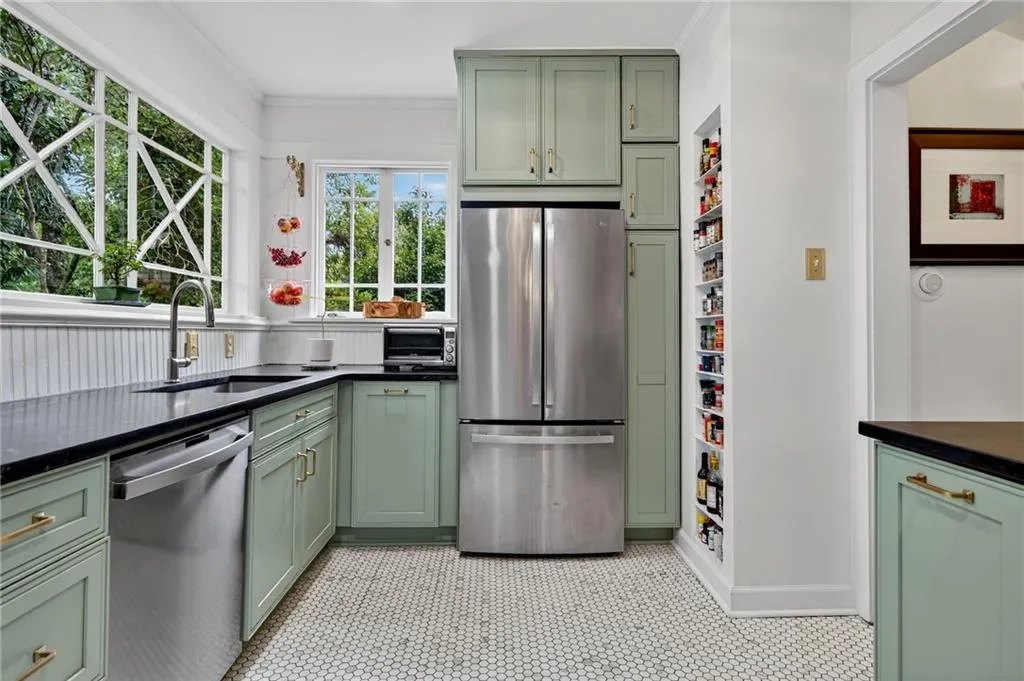 404 Collier Road Nw, Atlanta, Georgia 30309, 3 Bedrooms Bedrooms, ,2 BathroomsBathrooms,Residential,For Sale,404 Collier Road Nw,7615753
