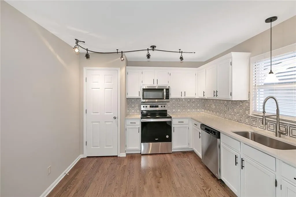 9003 Carroll Manor Drive, Sandy Springs, Georgia 30350, 2 Bedrooms Bedrooms, ,2 BathroomsBathrooms,Residential,Sold,9003 Carroll Manor Drive,6844514