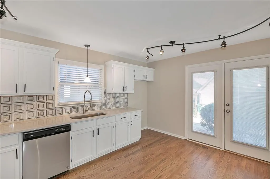 9003 Carroll Manor Drive, Sandy Springs, Georgia 30350, 2 Bedrooms Bedrooms, ,2 BathroomsBathrooms,Residential,Sold,9003 Carroll Manor Drive,6844514
