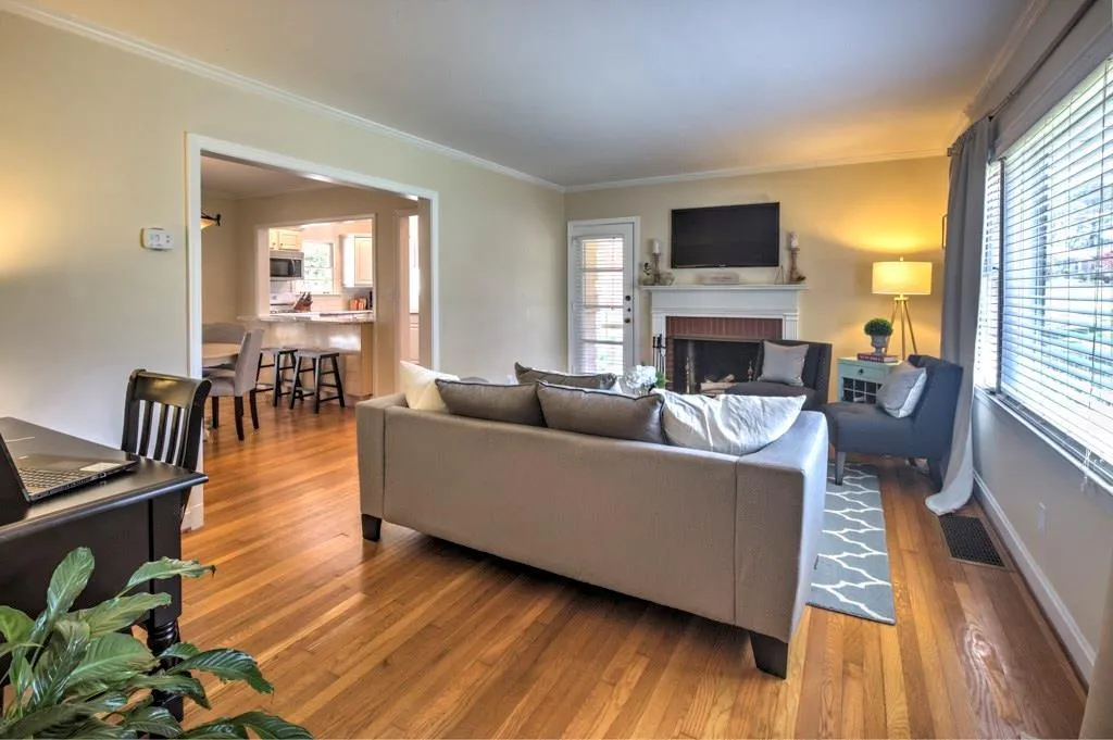 1082 Lindridge Drive Ne, Atlanta, Georgia 30324, 2 Bedrooms Bedrooms, ,1 BathroomBathrooms,Residential,Sold,1082 Lindridge Drive Ne,5959815