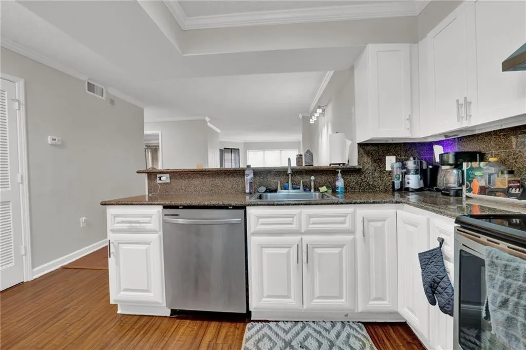 795 Hammond Drive Unit 506, Sandy Springs, Georgia 30328, 2 Bedrooms Bedrooms, ,1 BathroomBathrooms,Residential,For Sale,795 Hammond Drive Unit 506,7662541