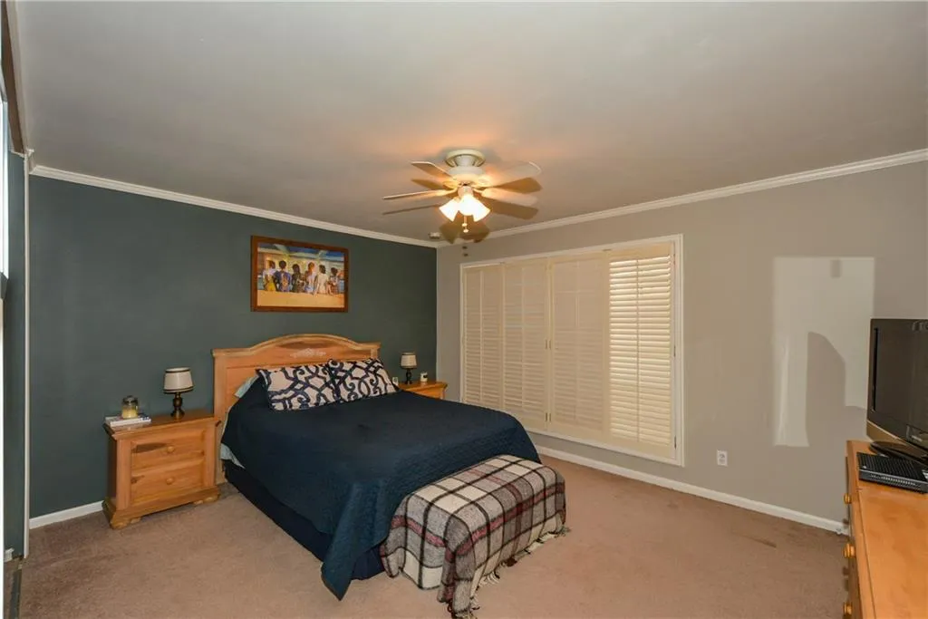 5400 Roswell Road Unit E5, Atlanta, Georgia 30342, 2 Bedrooms Bedrooms, ,1 BathroomBathrooms,Residential,Sold,5400 Roswell Road Unit E5,5662788