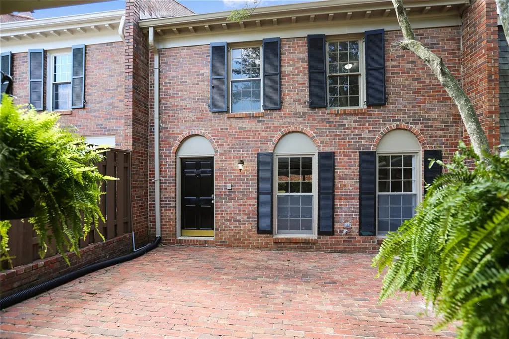 447 The North Chace Ne, Atlanta, Georgia 30328, 3 Bedrooms Bedrooms, ,3 BathroomsBathrooms,Residential,Sold,447 The North Chace Ne,6048676