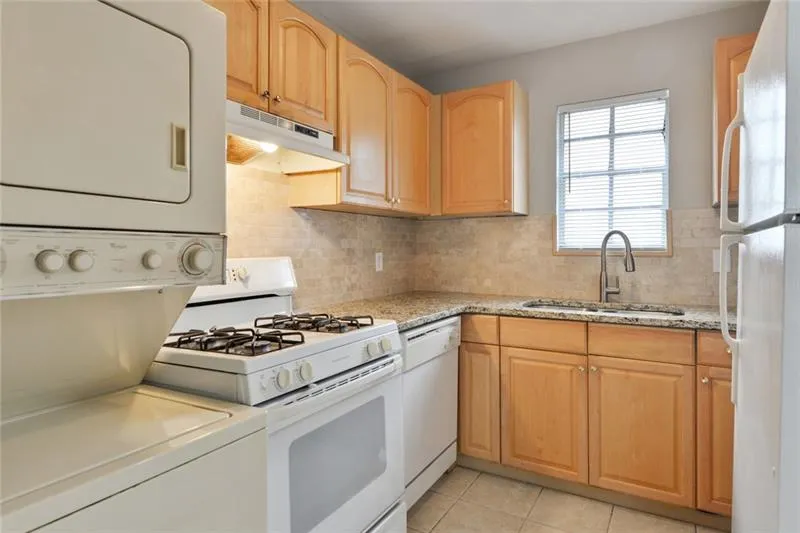 5504 Kingsport Drive, Sandy Springs, Georgia 30342, 2 Bedrooms Bedrooms, ,1 BathroomBathrooms,Residential,Sold,5504 Kingsport Drive,6650976