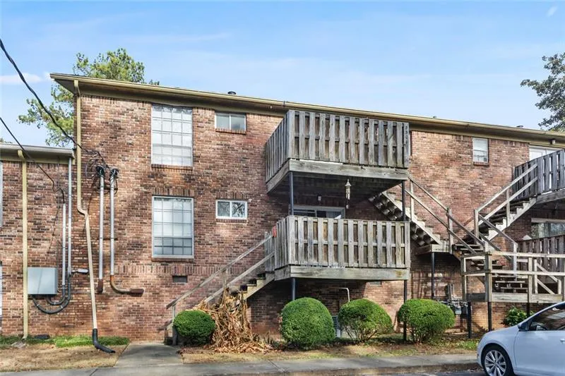 5504 Kingsport Drive, Sandy Springs, Georgia 30342, 2 Bedrooms Bedrooms, ,1 BathroomBathrooms,Residential,Sold,5504 Kingsport Drive,6650976