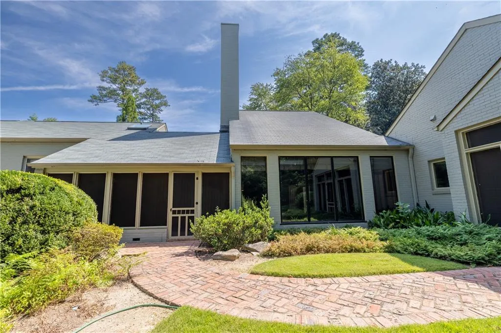 6150 Riverwood Drive, Atlanta, Georgia 30328, 5 Bedrooms Bedrooms, ,4 BathroomsBathrooms,Residential,For Sale,6150 Riverwood Drive,7648325