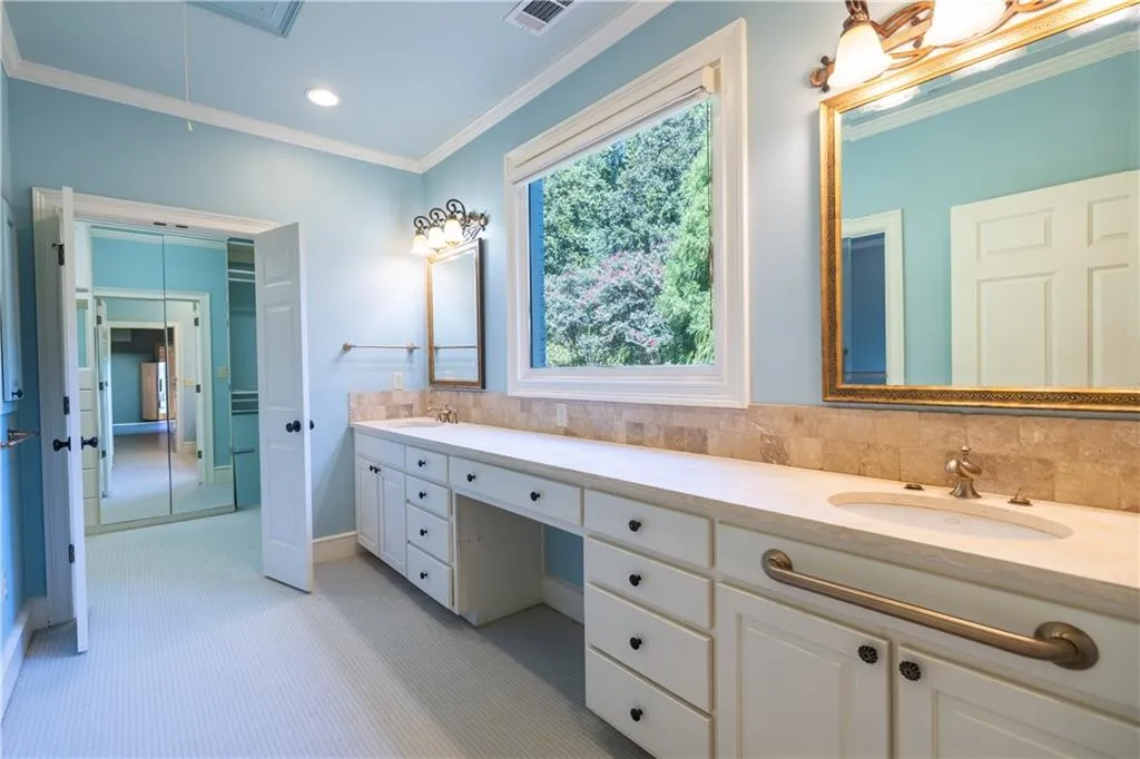 6150 Riverwood Drive, Atlanta, Georgia 30328, 5 Bedrooms Bedrooms, ,4 BathroomsBathrooms,Residential,For Sale,6150 Riverwood Drive,7648325