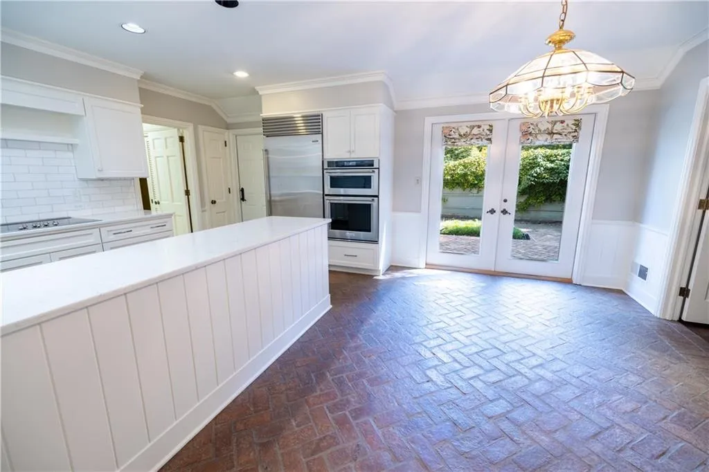 6150 Riverwood Drive, Atlanta, Georgia 30328, 5 Bedrooms Bedrooms, ,4 BathroomsBathrooms,Residential,For Sale,6150 Riverwood Drive,7648325
