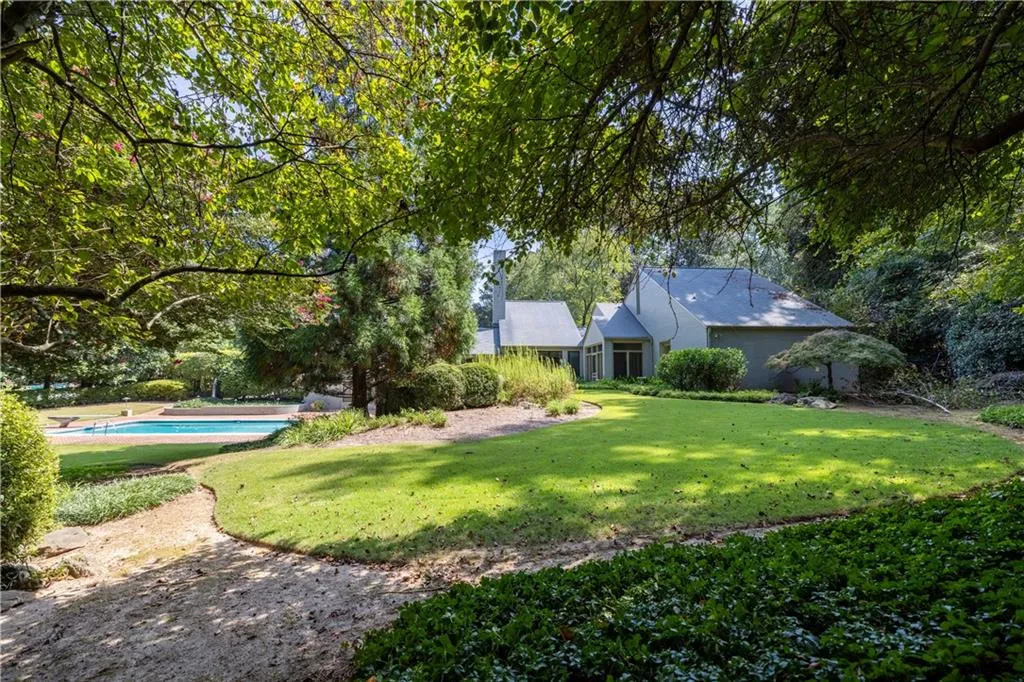 6150 Riverwood Drive, Atlanta, Georgia 30328, 5 Bedrooms Bedrooms, ,4 BathroomsBathrooms,Residential,For Sale,6150 Riverwood Drive,7648325