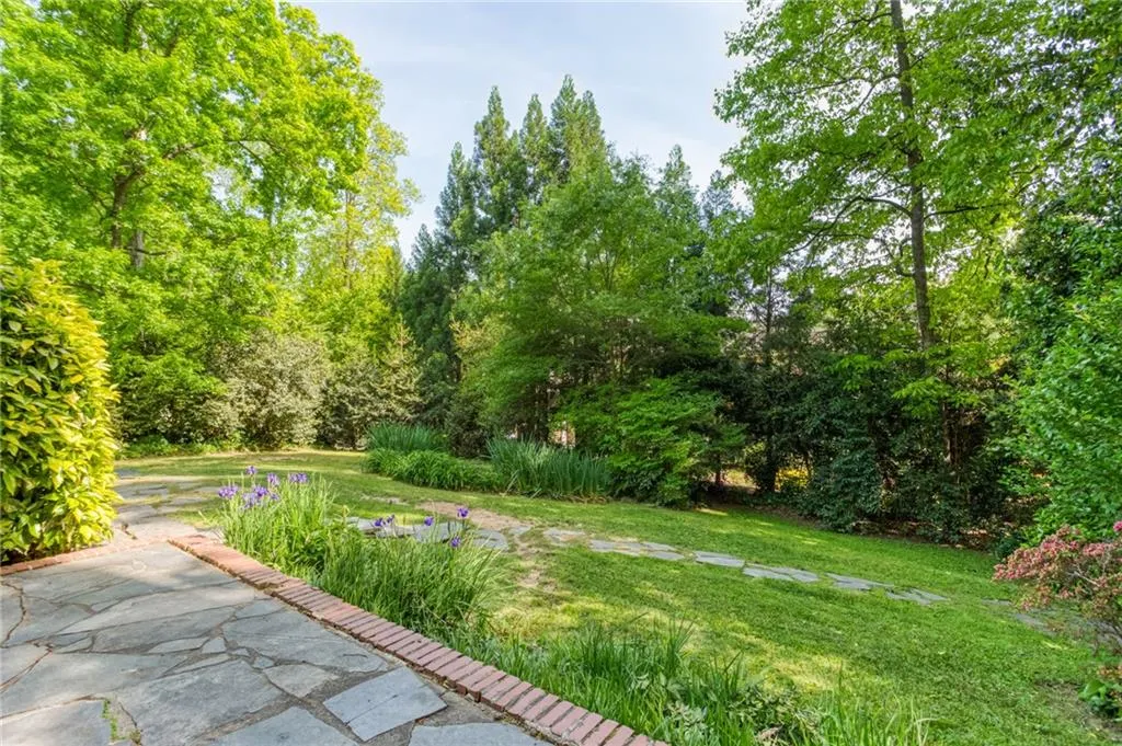 365 Highbrook Drive, Atlanta, Georgia 30342, 3 Bedrooms Bedrooms, ,2 BathroomsBathrooms,Residential,Sold,365 Highbrook Drive,7039139