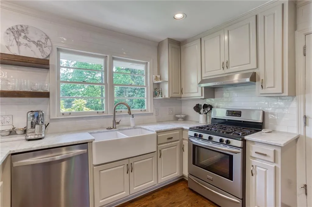 365 Highbrook Drive, Atlanta, Georgia 30342, 3 Bedrooms Bedrooms, ,2 BathroomsBathrooms,Residential,Sold,365 Highbrook Drive,7039139