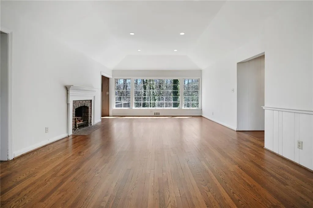 4795 Woodvale Drive Nw, Atlanta, Georgia 30327, 5 Bedrooms Bedrooms, ,4 BathroomsBathrooms,Residential,Sold,4795 Woodvale Drive Nw,6999023