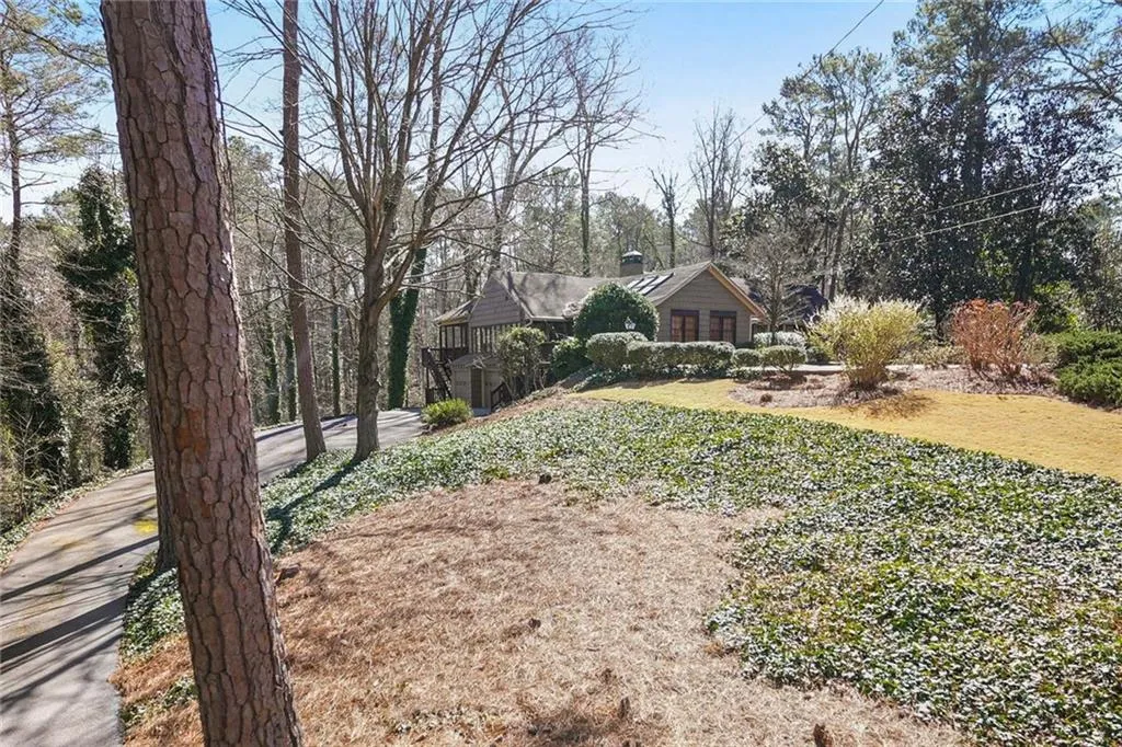 4795 Woodvale Drive Nw, Atlanta, Georgia 30327, 5 Bedrooms Bedrooms, ,4 BathroomsBathrooms,Residential,Sold,4795 Woodvale Drive Nw,6999023