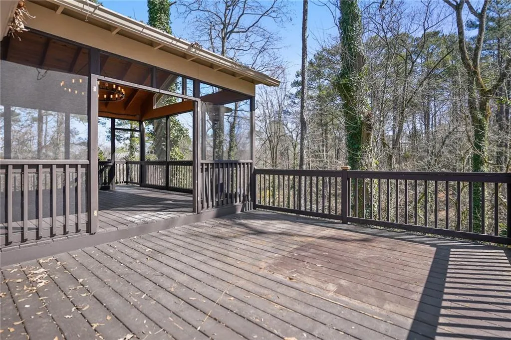 4795 Woodvale Drive Nw, Atlanta, Georgia 30327, 5 Bedrooms Bedrooms, ,4 BathroomsBathrooms,Residential,Sold,4795 Woodvale Drive Nw,6999023