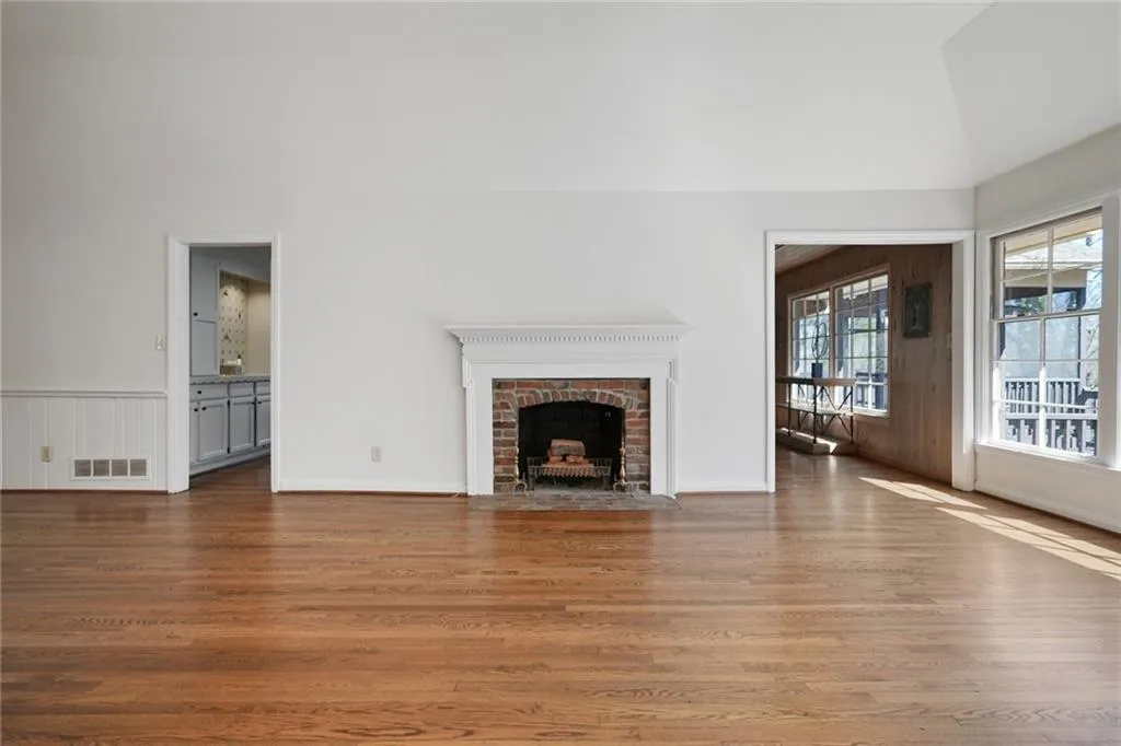 4795 Woodvale Drive Nw, Atlanta, Georgia 30327, 5 Bedrooms Bedrooms, ,4 BathroomsBathrooms,Residential,Sold,4795 Woodvale Drive Nw,6999023