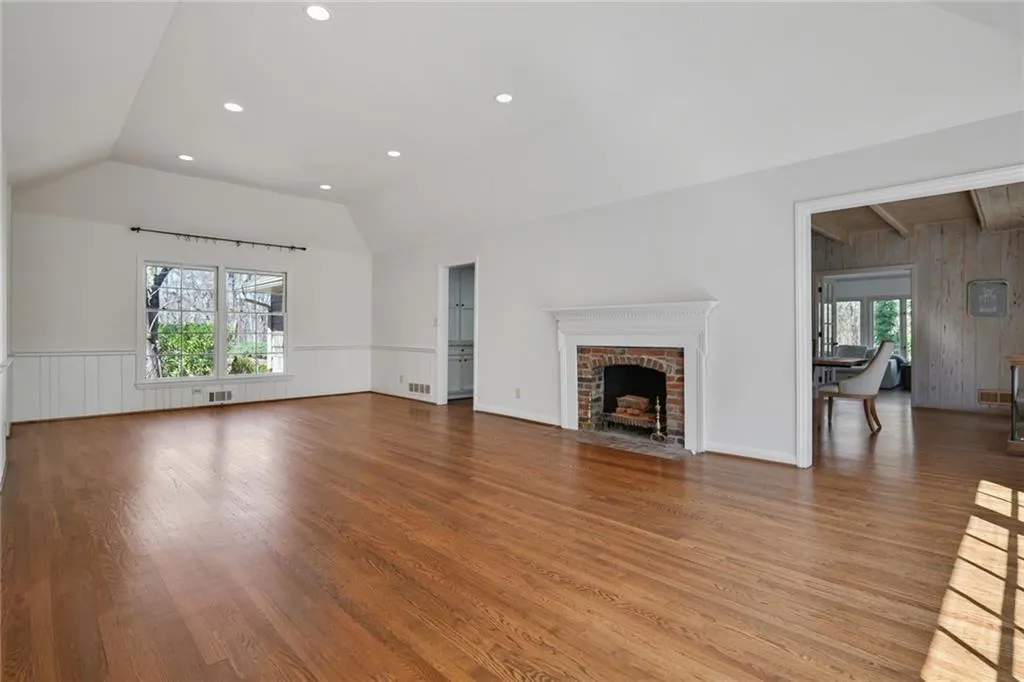 4795 Woodvale Drive Nw, Atlanta, Georgia 30327, 5 Bedrooms Bedrooms, ,4 BathroomsBathrooms,Residential,Sold,4795 Woodvale Drive Nw,6999023