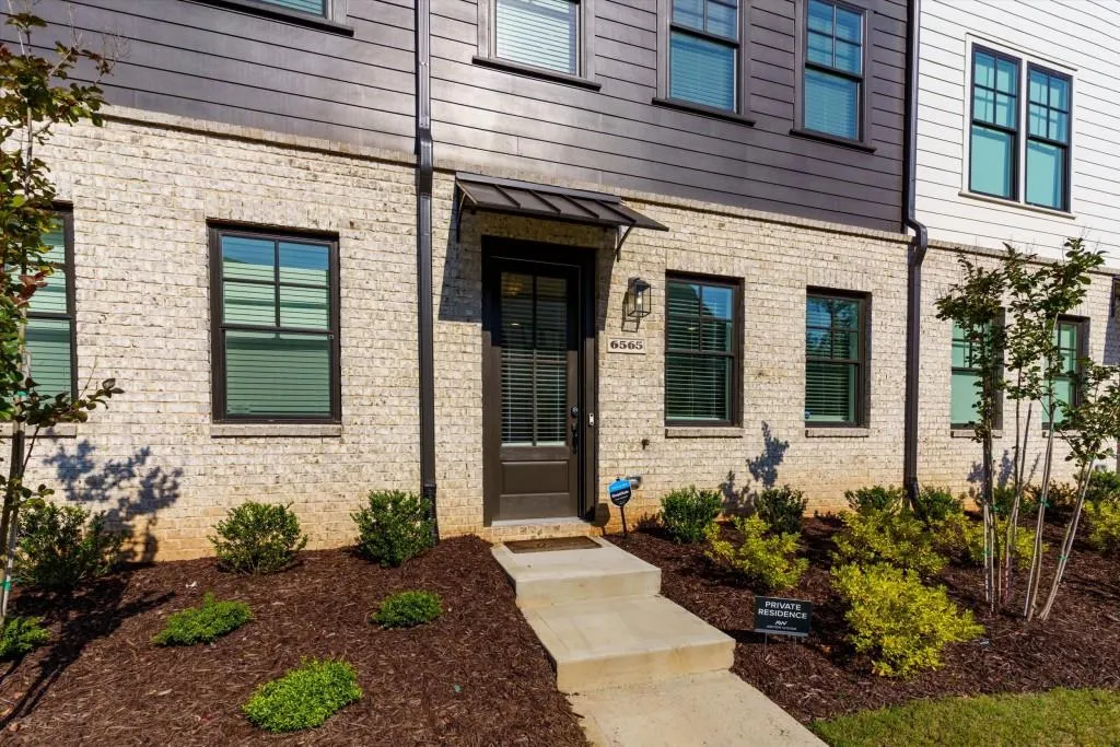 6565 Beacon Drive Unit 322, Sandy Springs, Georgia 30328, 3 Bedrooms Bedrooms, ,3 BathroomsBathrooms,Residential,Sold,6565 Beacon Drive Unit 322,7267471