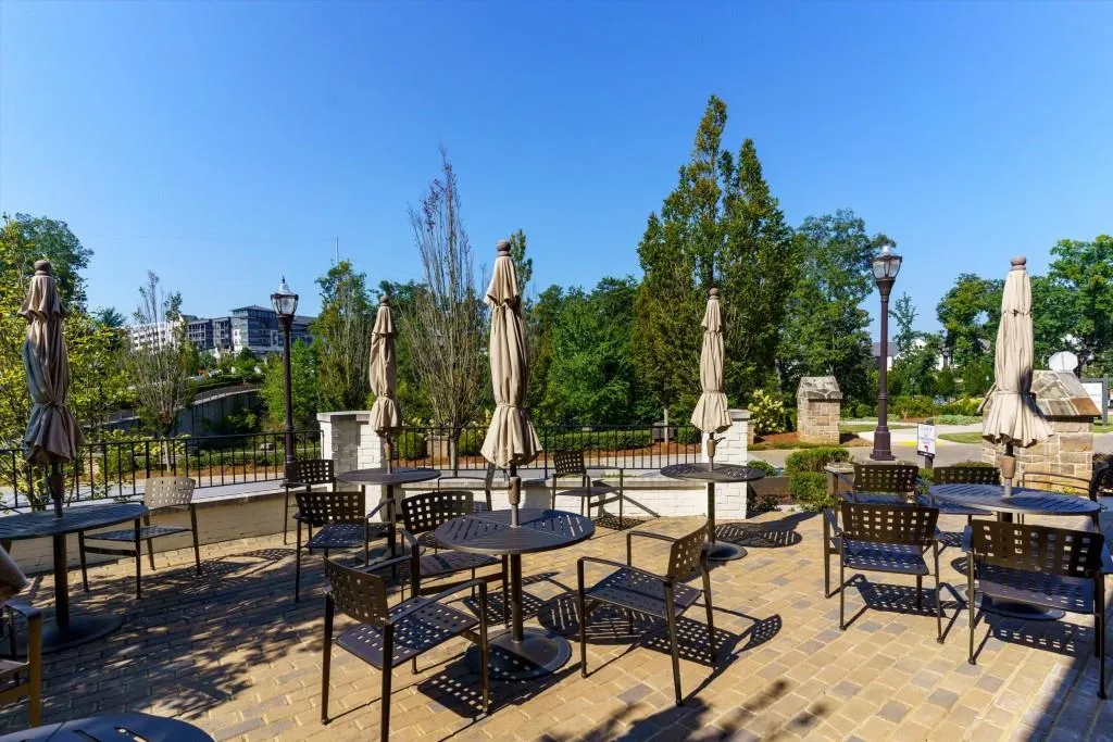 6565 Beacon Drive Unit 322, Sandy Springs, Georgia 30328, 3 Bedrooms Bedrooms, ,3 BathroomsBathrooms,Residential,Sold,6565 Beacon Drive Unit 322,7267471