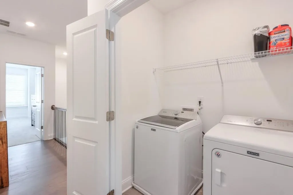 6565 Beacon Drive Unit 322, Sandy Springs, Georgia 30328, 3 Bedrooms Bedrooms, ,3 BathroomsBathrooms,Residential,Sold,6565 Beacon Drive Unit 322,7267471