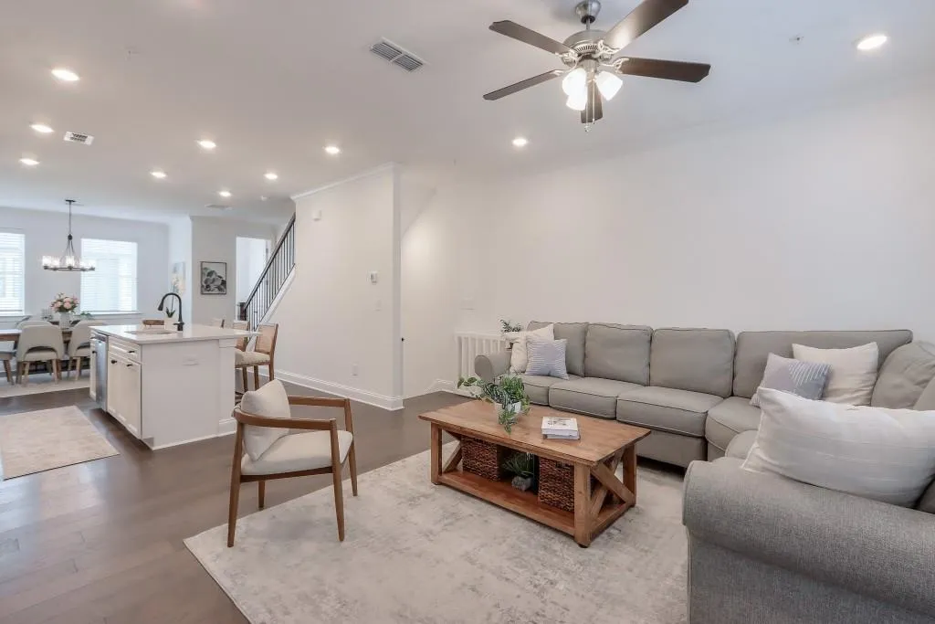 6565 Beacon Drive Unit 322, Sandy Springs, Georgia 30328, 3 Bedrooms Bedrooms, ,3 BathroomsBathrooms,Residential,Sold,6565 Beacon Drive Unit 322,7267471