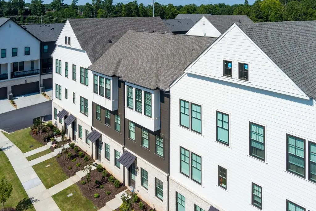 6565 Beacon Drive Unit 322, Sandy Springs, Georgia 30328, 3 Bedrooms Bedrooms, ,3 BathroomsBathrooms,Residential,Sold,6565 Beacon Drive Unit 322,7267471