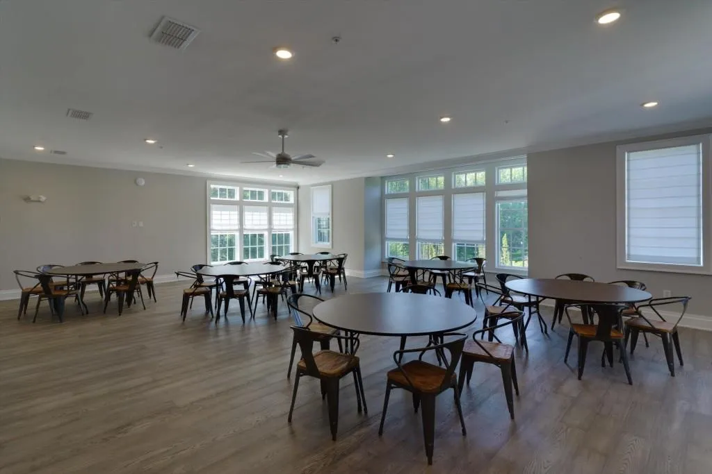 6565 Beacon Drive Unit 322, Sandy Springs, Georgia 30328, 3 Bedrooms Bedrooms, ,3 BathroomsBathrooms,Residential,Sold,6565 Beacon Drive Unit 322,7267471