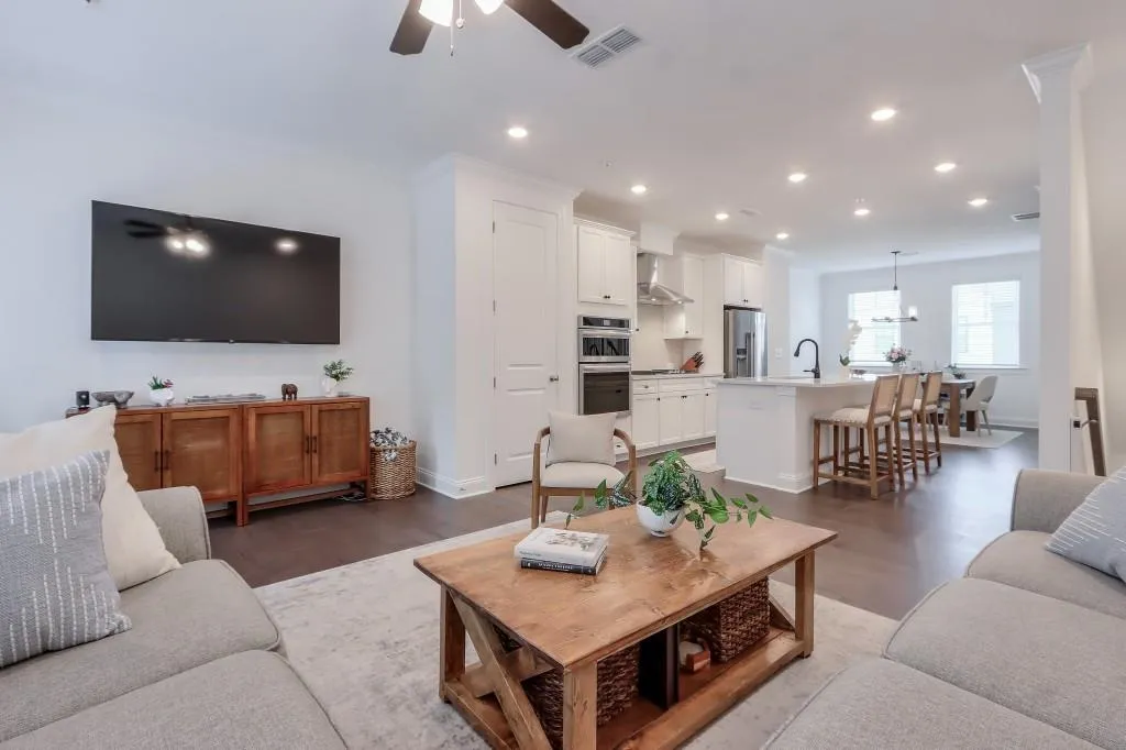 6565 Beacon Drive Unit 322, Sandy Springs, Georgia 30328, 3 Bedrooms Bedrooms, ,3 BathroomsBathrooms,Residential,Sold,6565 Beacon Drive Unit 322,7267471