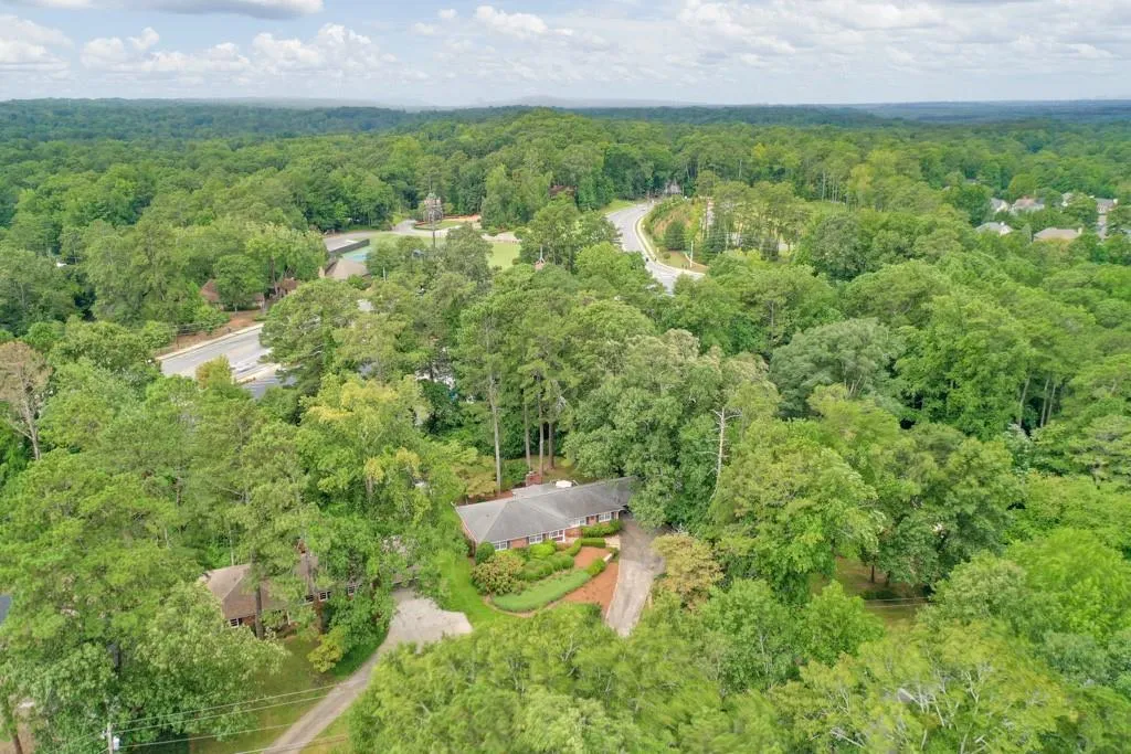 90 River Springs Drive, Sandy Springs, Georgia 30328, 4 Bedrooms Bedrooms, ,3 BathroomsBathrooms,Residential,Sold,90 River Springs Drive,7107270