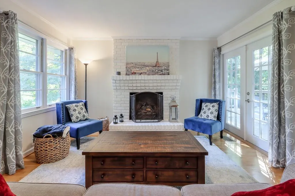 90 River Springs Drive, Sandy Springs, Georgia 30328, 4 Bedrooms Bedrooms, ,3 BathroomsBathrooms,Residential,Sold,90 River Springs Drive,7107270