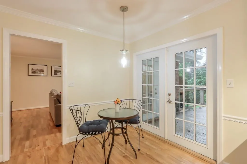 90 River Springs Drive, Sandy Springs, Georgia 30328, 4 Bedrooms Bedrooms, ,3 BathroomsBathrooms,Residential,Sold,90 River Springs Drive,7107270