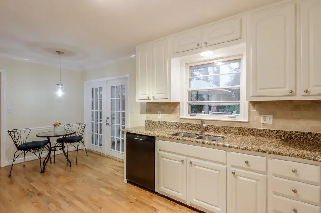 90 River Springs Drive, Sandy Springs, Georgia 30328, 4 Bedrooms Bedrooms, ,3 BathroomsBathrooms,Residential,Sold,90 River Springs Drive,7107270