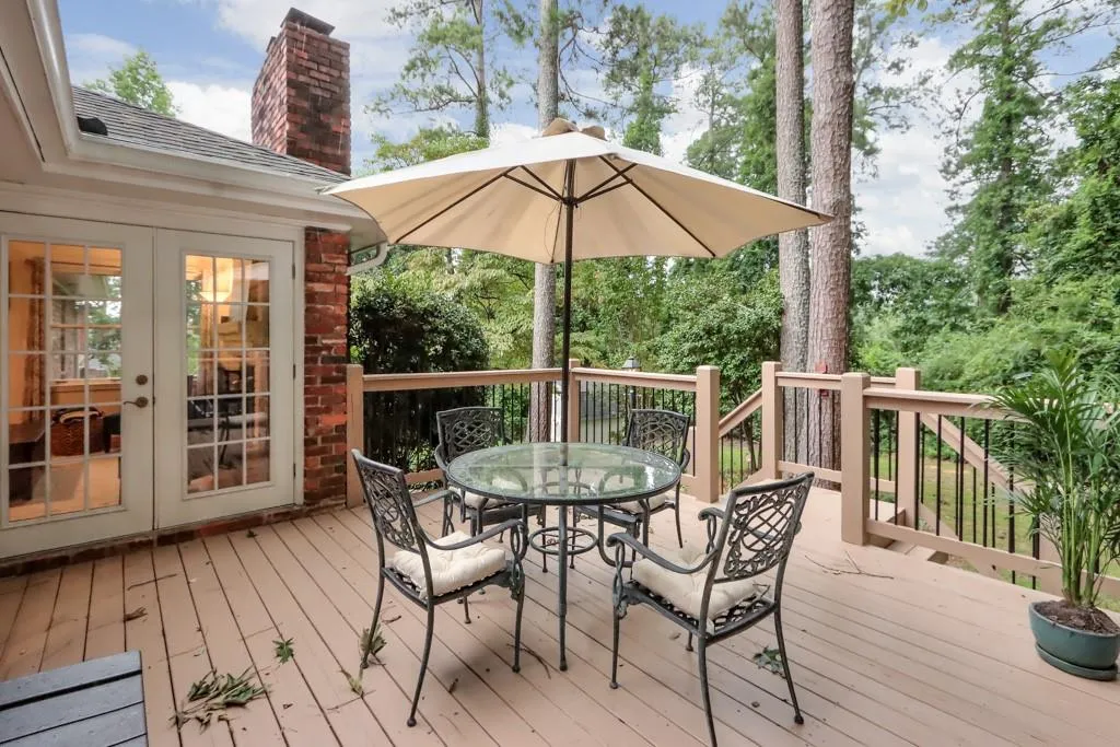 90 River Springs Drive, Sandy Springs, Georgia 30328, 4 Bedrooms Bedrooms, ,3 BathroomsBathrooms,Residential,Sold,90 River Springs Drive,7107270