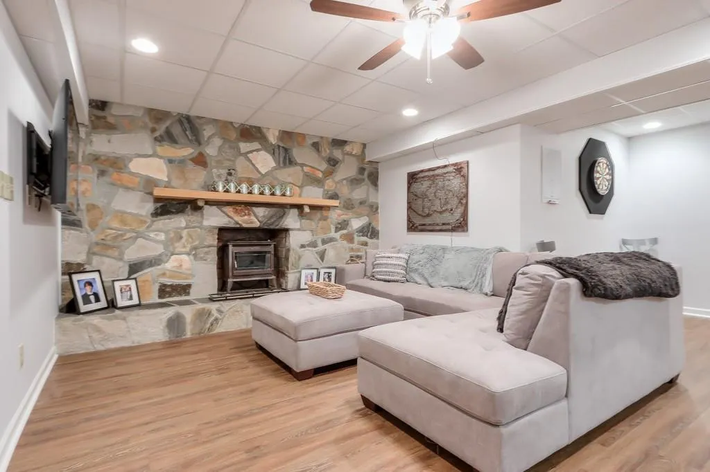 90 River Springs Drive, Sandy Springs, Georgia 30328, 4 Bedrooms Bedrooms, ,3 BathroomsBathrooms,Residential,Sold,90 River Springs Drive,7107270