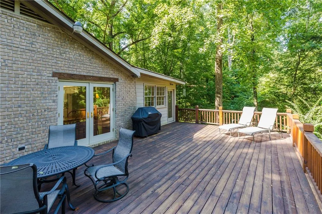 4860 Rebel Trail, Sandy Springs, Georgia 30327, 5 Bedrooms Bedrooms, ,3 BathroomsBathrooms,Residential,Sold,4860 Rebel Trail,6110339