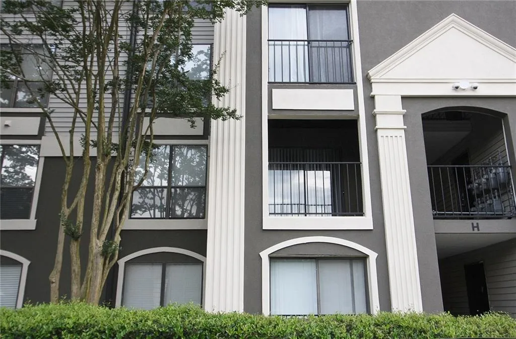 2657 Lenox Road Ne Unit 108, Atlanta, Georgia 30324, 2 Bedrooms Bedrooms, ,2 BathroomsBathrooms,Residential,Sold,2657 Lenox Road Ne Unit 108,6039840