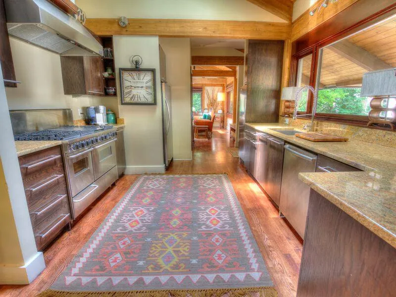 7745 Janann Way, Atlanta, Georgia 30350, 6 Bedrooms Bedrooms, ,5 BathroomsBathrooms,Residential,Sold,7745 Janann Way,5555908