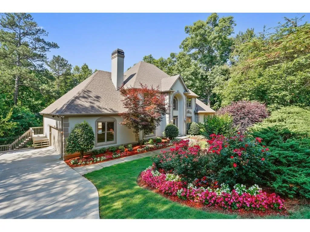 255 Grogans Lake Point, Sandy Springs, Georgia 30350, 5 Bedrooms Bedrooms, ,4 BathroomsBathrooms,Residential,Sold,255 Grogans Lake Point,5771112