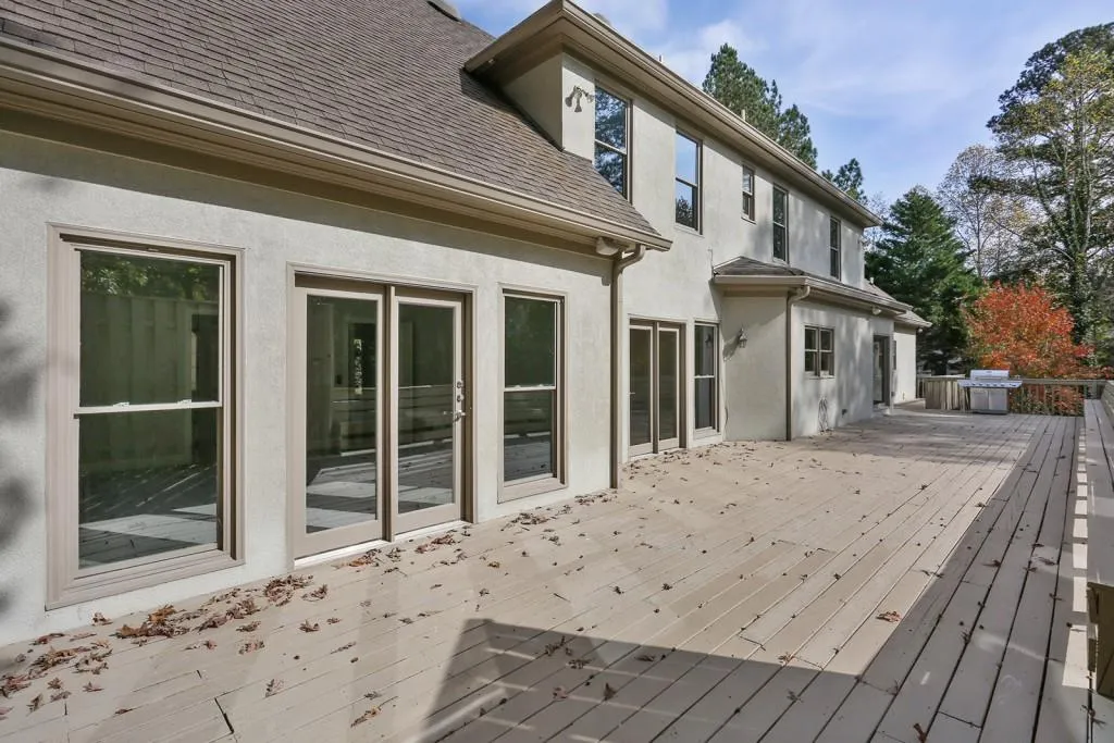 255 Grogans Lake Point, Sandy Springs, Georgia 30350, 5 Bedrooms Bedrooms, ,4 BathroomsBathrooms,Residential,Sold,255 Grogans Lake Point,5771112