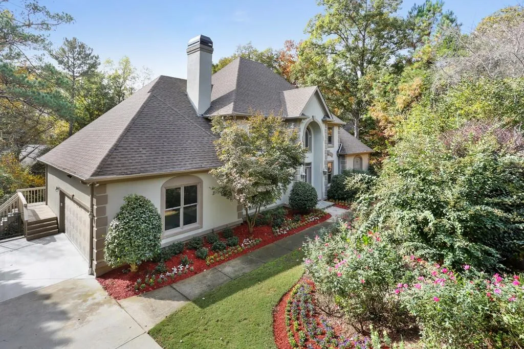 255 Grogans Lake Point, Sandy Springs, Georgia 30350, 5 Bedrooms Bedrooms, ,4 BathroomsBathrooms,Residential,Sold,255 Grogans Lake Point,5771112
