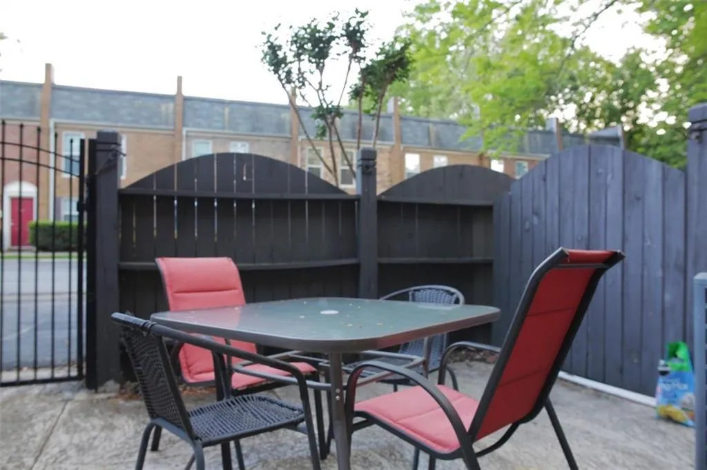 155 N River Drive Unit G, Atlanta, Georgia 30350, 2 Bedrooms Bedrooms, ,2 BathroomsBathrooms,Residential,Sold,155 N River Drive Unit G,5672989