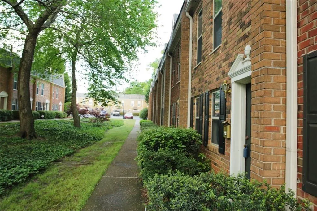 155 N River Drive Unit G, Atlanta, Georgia 30350, 2 Bedrooms Bedrooms, ,2 BathroomsBathrooms,Residential,Sold,155 N River Drive Unit G,5672989