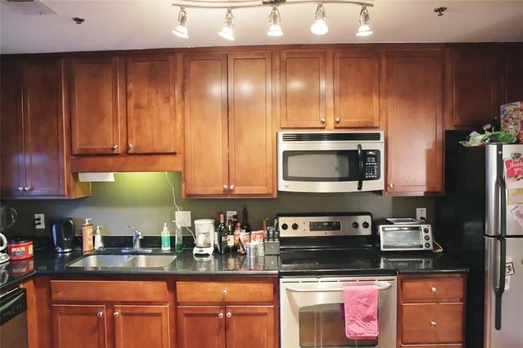 155 N River Drive Unit G, Atlanta, Georgia 30350, 2 Bedrooms Bedrooms, ,2 BathroomsBathrooms,Residential,Sold,155 N River Drive Unit G,5672989