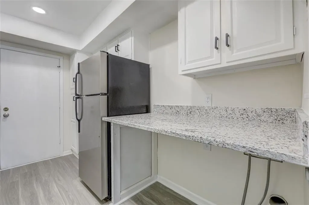 6851 Roswell Road Unit F8, Atlanta, Georgia 30328, 2 Bedrooms Bedrooms, ,2 BathroomsBathrooms,Residential,Sold,6851 Roswell Road Unit F8,6905878