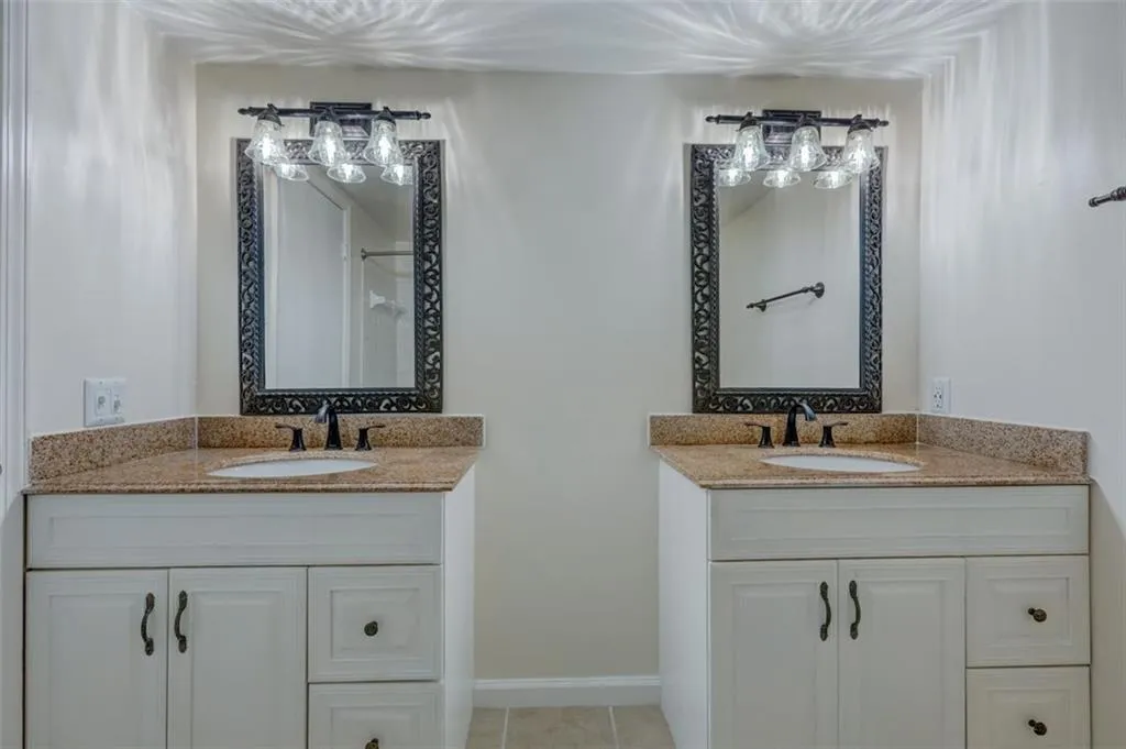 6851 Roswell Road Unit F8, Atlanta, Georgia 30328, 2 Bedrooms Bedrooms, ,2 BathroomsBathrooms,Residential,Sold,6851 Roswell Road Unit F8,6905878